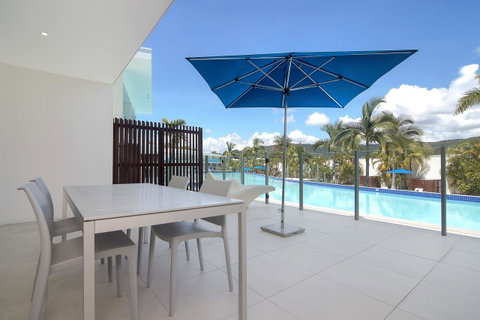 Pool Resort Port Douglas - Accommodation in Surfers Paradise 9