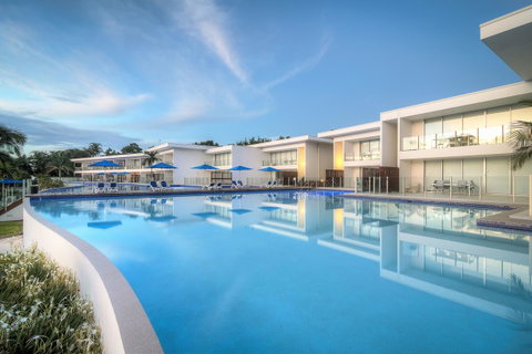 Pool Resort Port Douglas - Accommodation in Surfers Paradise 0