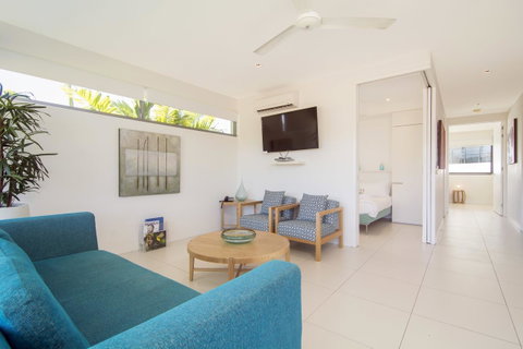 Pool Resort Port Douglas - Accommodation in Surfers Paradise 12