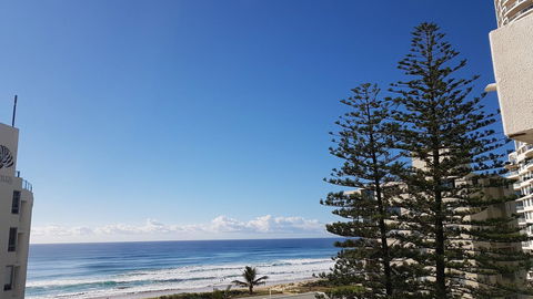 Surfers Chalet - Accommodation in Surfers Paradise 21