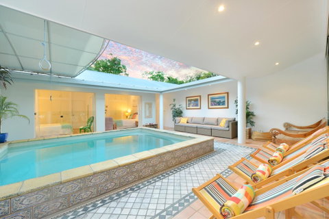 [ ANDY'S BEACH HOUSE ] - Accommodation in Surfers Paradise 0