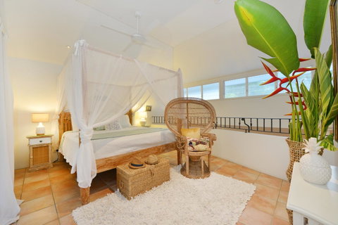 [ ANDY'S BEACH HOUSE ] - Accommodation in Surfers Paradise 1