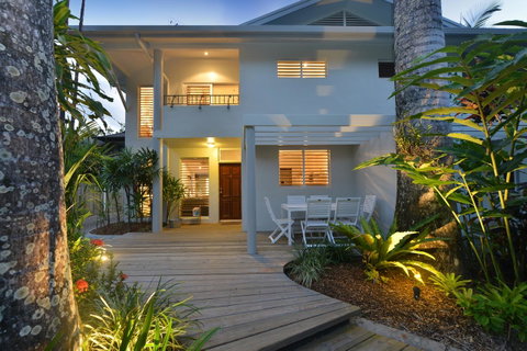 [ ANDY'S BEACH HOUSE ] - Accommodation in Surfers Paradise 6