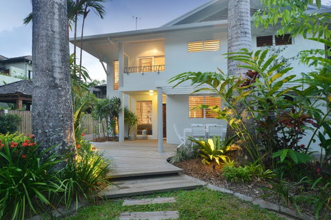 [ ANDY'S BEACH HOUSE ] - Accommodation in Surfers Paradise 9