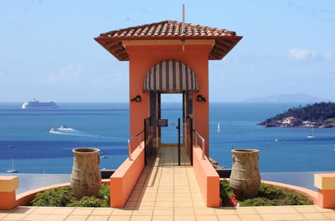 Martinique Whitsunday Resort - Accommodation in Surfers Paradise 1