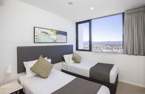 Qube Broadbeach - Accommodation in Surfers Paradise 2