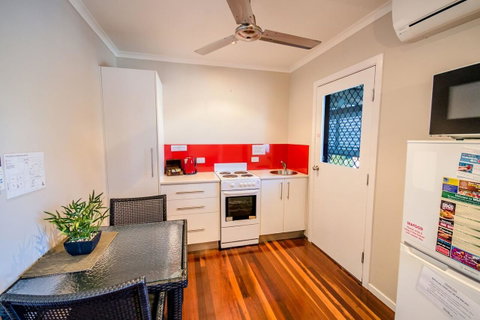 Airlie Apartments - Accommodation in Surfers Paradise 18