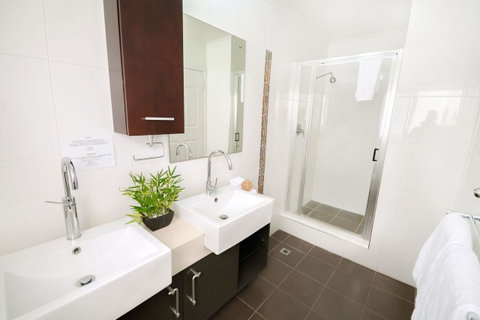 Airlie Apartments - Accommodation in Surfers Paradise 17