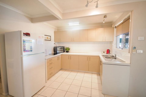 Airlie Apartments - Accommodation in Surfers Paradise 6