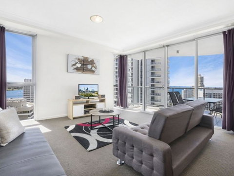 Beach Stay - Ocean & Riverview Resort Chevron Renaissance Central Surfers Paradise - Accommodation in Surfers Paradise 3