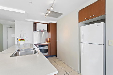 Beach Stay - Ocean & Riverview Resort Chevron Renaissance Central Surfers Paradise - Accommodation in Surfers Paradise 5