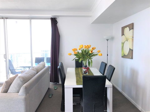 Beach Stay - Ocean & Riverview Resort Chevron Renaissance Central Surfers Paradise - Accommodation in Surfers Paradise 4