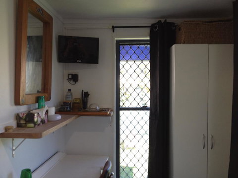 XYL Pets Friendly Seaside Boutique Guesthouse - Accommodation in Surfers Paradise 29