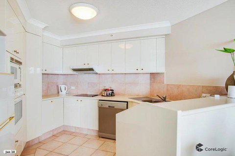 APR Private SUITES MOROC By The Beach - Accommodation in Surfers Paradise 27