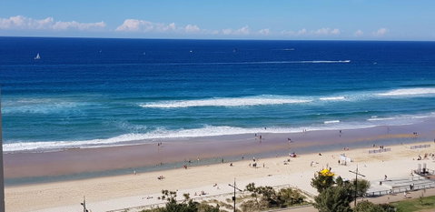 APR Private SUITES MOROC By The Beach - Accommodation in Surfers Paradise 1