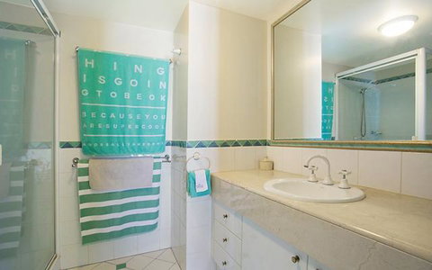 APR Private SUITES MOROC By The Beach - Accommodation in Surfers Paradise 41