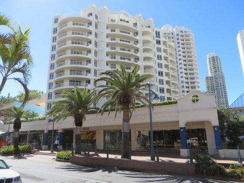 APR Private SUITES MOROC By The Beach - Accommodation in Surfers Paradise 9