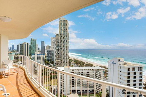 APR Private SUITES MOROC By The Beach - Accommodation in Surfers Paradise 26