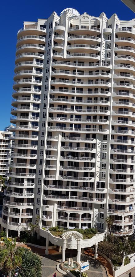 APR Private SUITES MOROC By The Beach - Accommodation in Surfers Paradise 8