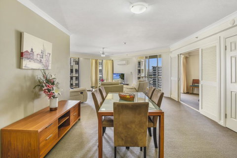 APR Private SUITES MOROC By The Beach - Accommodation in Surfers Paradise 24