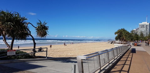 APR Private SUITES MOROC By The Beach - Accommodation in Surfers Paradise 32