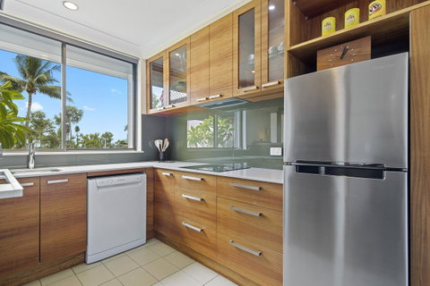 Montipora Unit 3 - In The Heart Of Airlie, Wi-fi And Netflix - Accommodation in Surfers Paradise 5