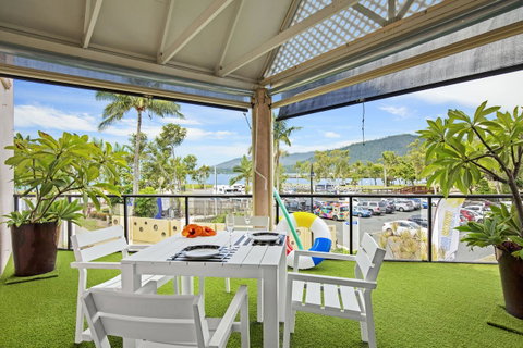 Montipora Unit 3 - In The Heart Of Airlie, Wi-fi And Netflix - Accommodation in Surfers Paradise 10