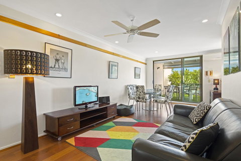Montipora Unit 3 - In The Heart Of Airlie, Wi-fi And Netflix - Accommodation in Surfers Paradise 3