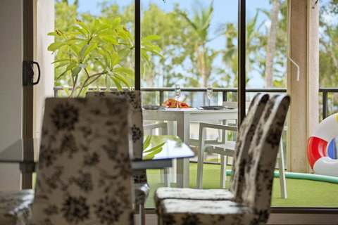 Montipora Unit 3 - In The Heart Of Airlie, Wi-fi And Netflix - Accommodation in Surfers Paradise 2