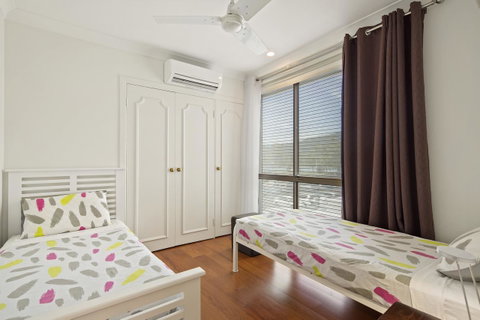 Montipora Unit 3 - In The Heart Of Airlie, Wi-fi And Netflix - Accommodation in Surfers Paradise 7