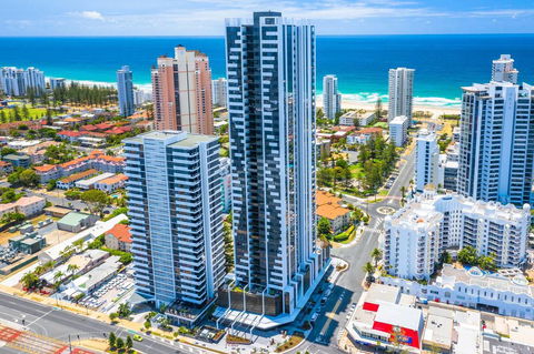 Qube Broadbeach Ocean View Apartments - Accommodation in Surfers Paradise 0