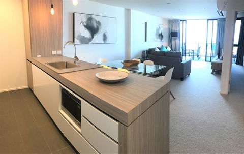 Qube Broadbeach Ocean View Apartments - Accommodation in Surfers Paradise 25