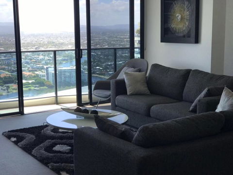 Luxury 3 Bedroom In Heart Of Broadbeach - Accommodation in Surfers Paradise 21