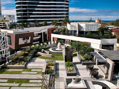 Luxury 3 Bedroom In Heart Of Broadbeach - Accommodation in Surfers Paradise 7