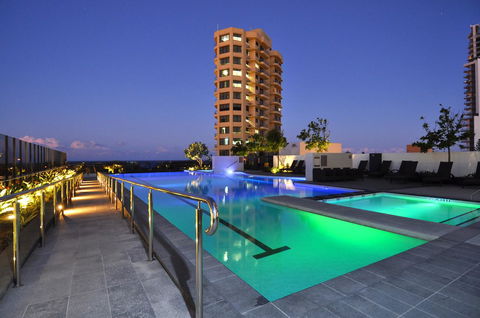 Luxury 3 Bedroom In Heart Of Broadbeach - Accommodation in Surfers Paradise 11