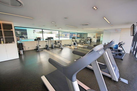 Luxury 3 Bedroom In Heart Of Broadbeach - Accommodation in Surfers Paradise 9
