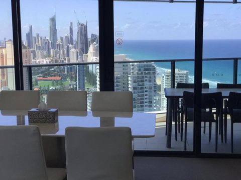Luxury 3 Bedroom In Heart Of Broadbeach - Accommodation in Surfers Paradise 12