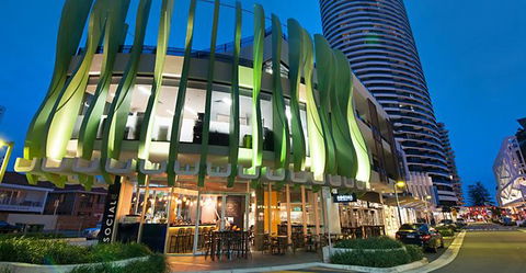 Luxury 3 Bedroom In Heart Of Broadbeach - Accommodation in Surfers Paradise 10