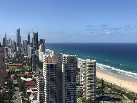 Luxury 3 Bedroom In Heart Of Broadbeach - Accommodation in Surfers Paradise 1