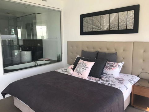 Luxury 3 Bedroom In Heart Of Broadbeach - Accommodation in Surfers Paradise 16