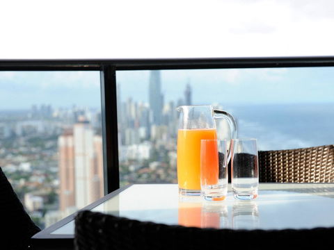 Luxury 3 Bedroom In Heart Of Broadbeach - Accommodation in Surfers Paradise 14