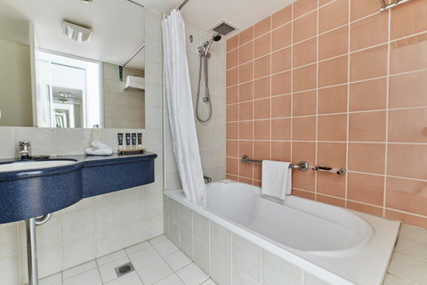 Novotel Cairns Oasis Resort - Accommodation in Surfers Paradise 2