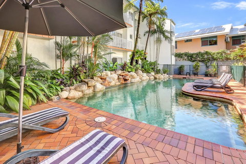 Coral Tree Inn - Accommodation in Surfers Paradise 2
