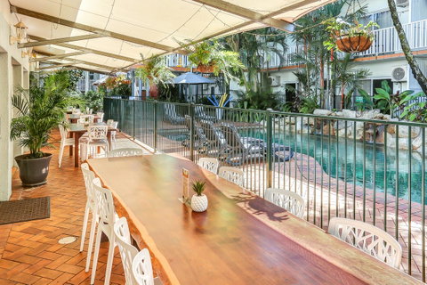 Coral Tree Inn - Accommodation in Surfers Paradise 22