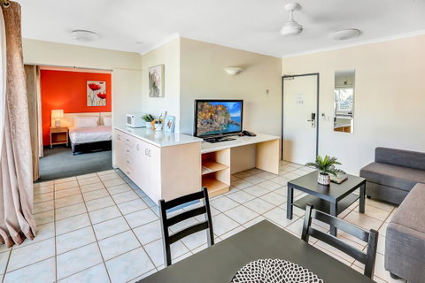 Coral Tree Inn - Accommodation in Surfers Paradise 25