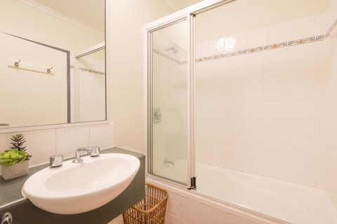 Coral Tree Inn - Accommodation in Surfers Paradise 41