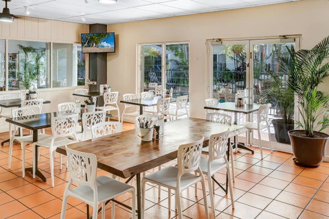 Coral Tree Inn - Accommodation in Surfers Paradise 26