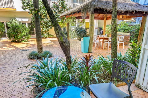 Coral Tree Inn - Accommodation in Surfers Paradise 10