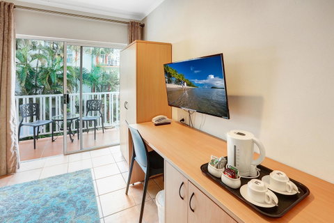 Coral Tree Inn - Accommodation in Surfers Paradise 12