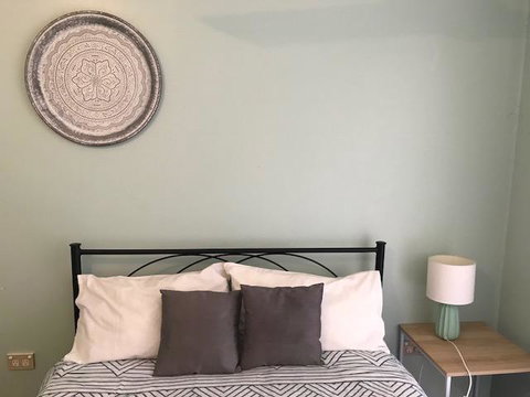 Location! 2BR Town View Unit In Centre Of Airlie. - Accommodation in Surfers Paradise 10